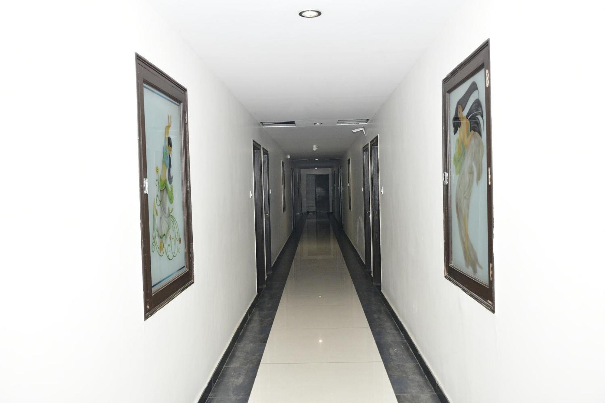 Nijaguna Resorts Chāmrājnagar Extérieur photo